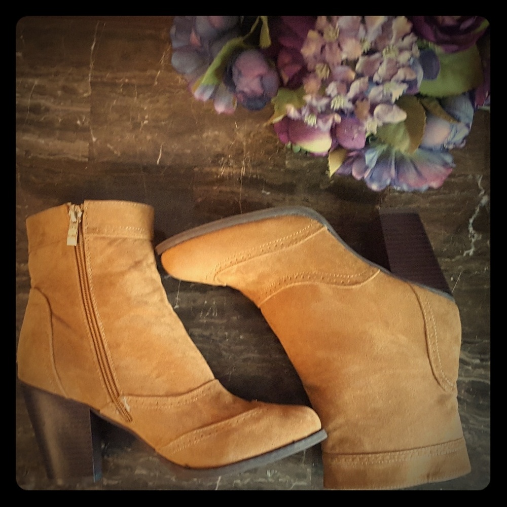 Almond Toe Chunky Stacked Heel Ankle Boot